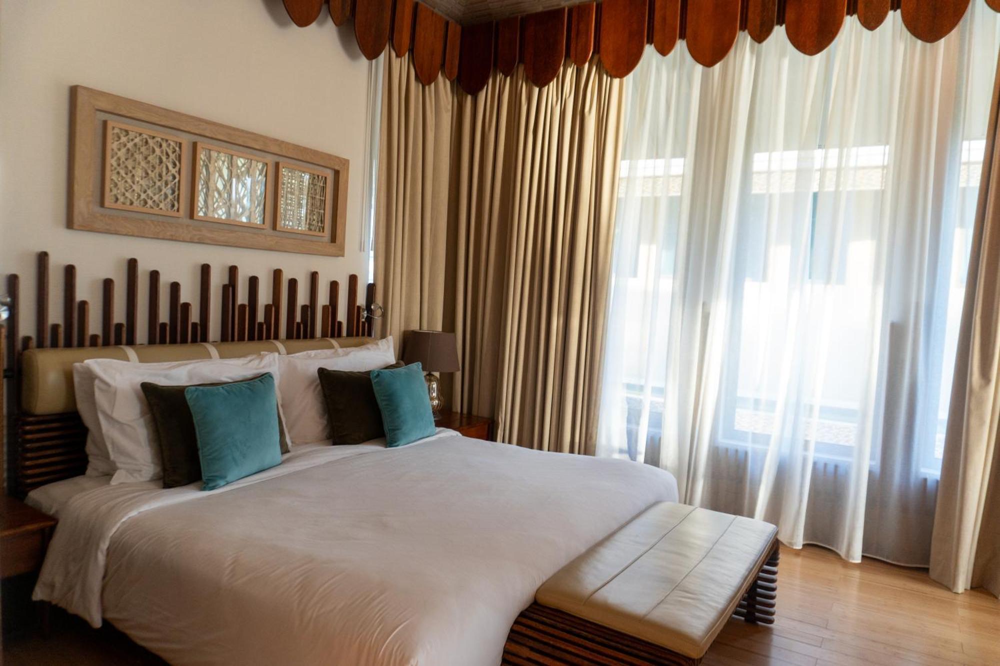 Palavra Resort Манама Екстер'єр фото A bedroom at the hotel