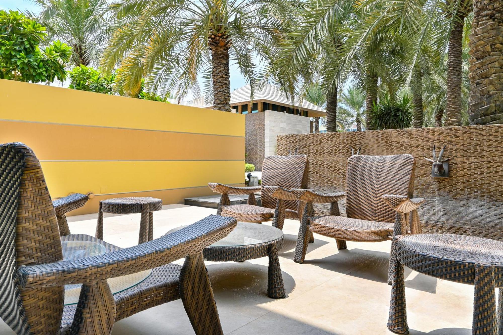 Palavra Resort Манама Екстер'єр фото The Palm Beach Hotel
