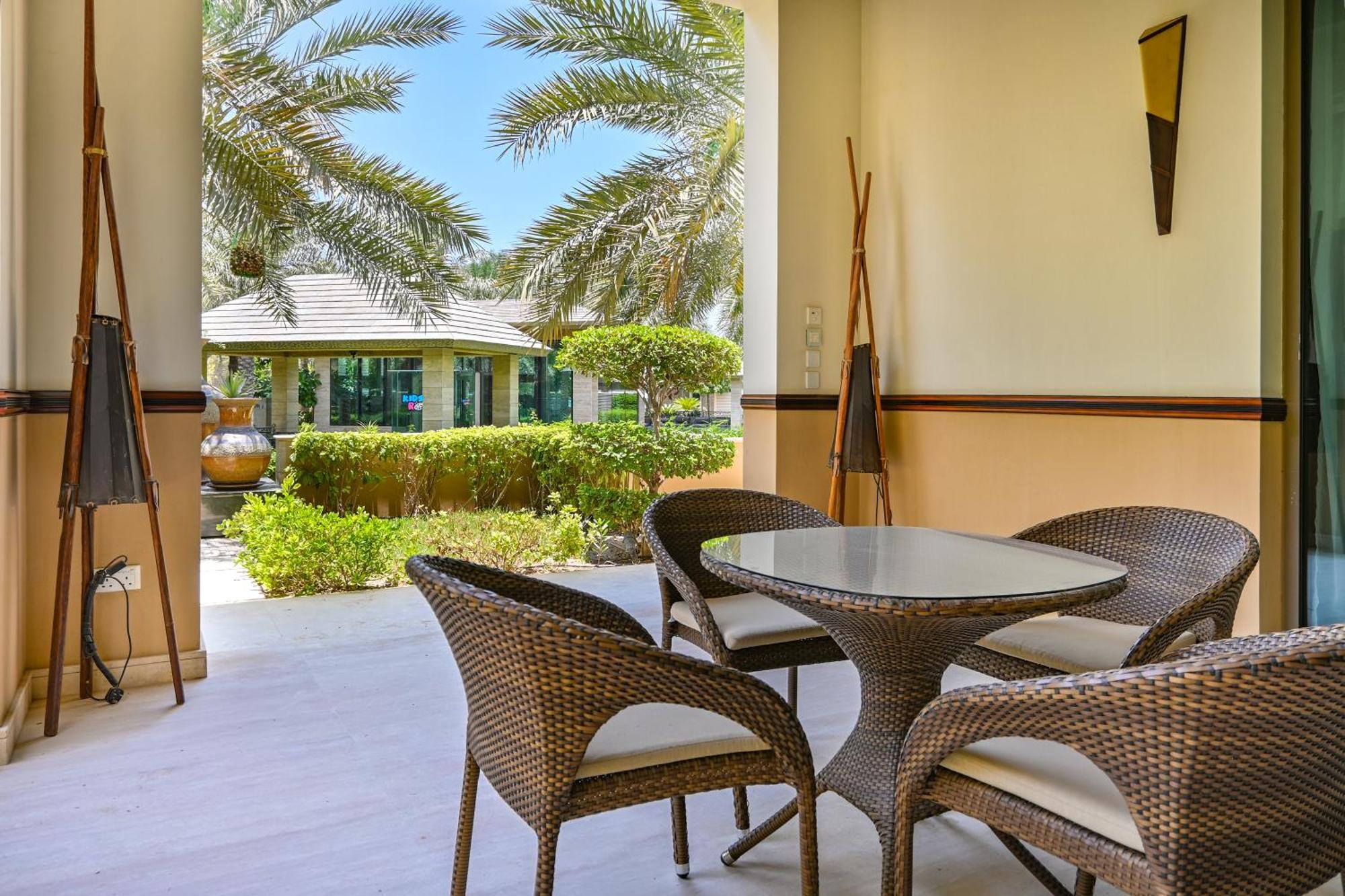 Palavra Resort Манама Екстер'єр фото The Palm Beach Club