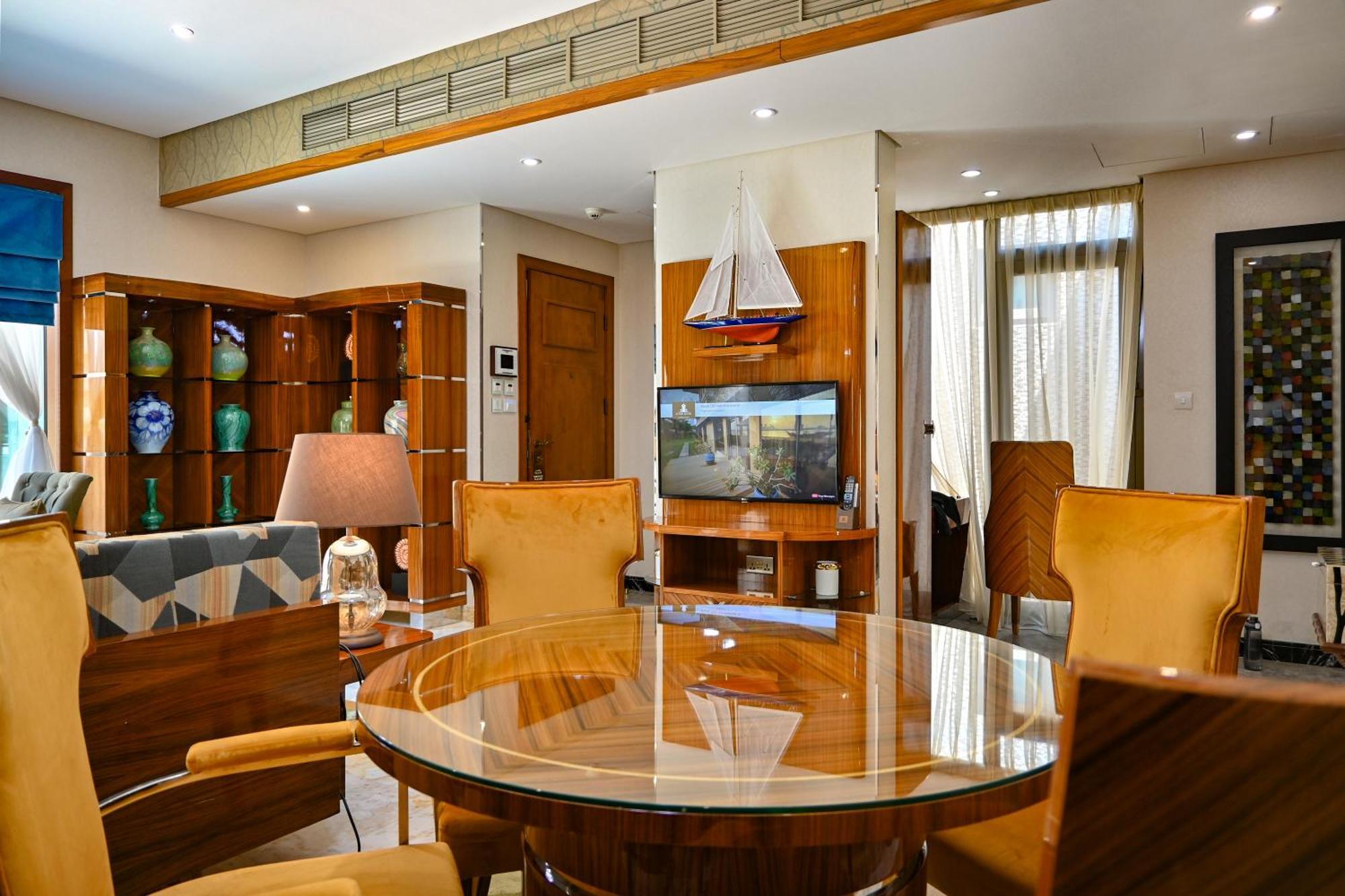 Palavra Resort Манама Екстер'єр фото A dining room in a house in India