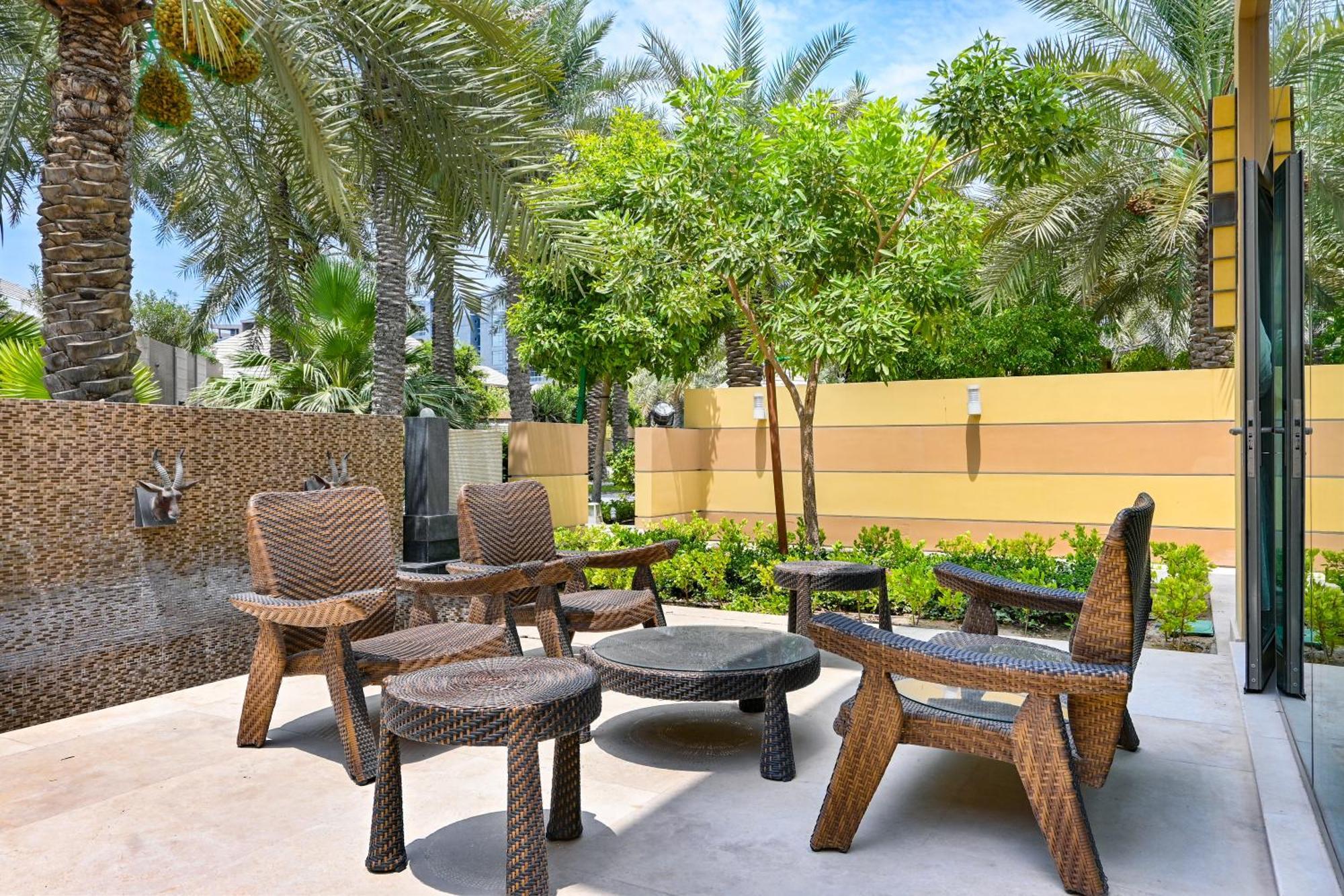 Palavra Resort Манама Екстер'єр фото The Palm Beach Hotel